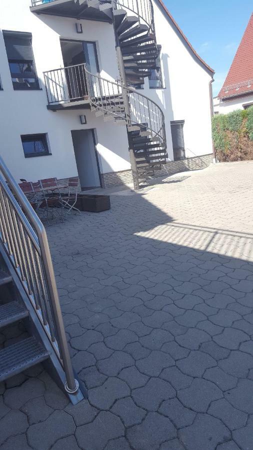 Apartments Zum Bayrisch Pub Weißenhorn 외부 사진